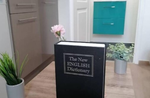 Savigny-sur-Orge Apartment | Paris/Orly 15 min - Studio Villa les Roses