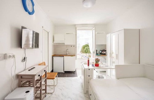 Stains Apartment | Paris Tourist Apartment, France, Private Stay for you and Your Family ?