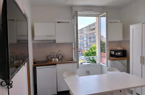 Stains Apartment | Paris Tourist Apartment, France, Private Stay for you and Your Family ?