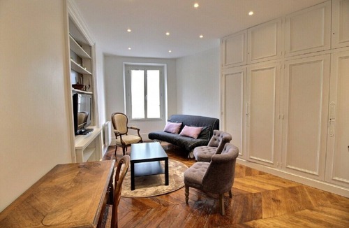 Les Iles Apartment | Parisian Home | 1 room | Ile de la Cité - Ile Saint Louis