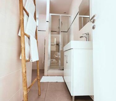 Chatou Apartment | PARISIAN ROMANTIC - 4 Pers - Wifi