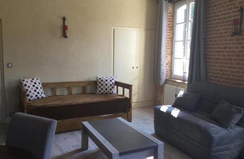 Courcelles-sous-Moyencourt House | Pavillon de la Garde