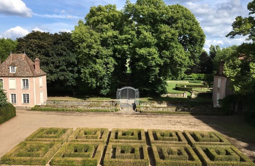 Villeconin House | Pavillon Xvii du Chateau de Saudreville 46 Kilomêtres au sud de Paris