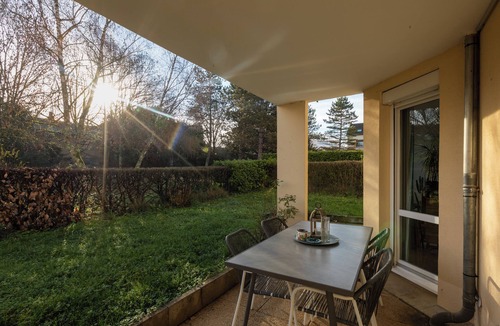 Up 1.5 Saint-Ferreol Apartment | Peaceful Haven Near City Center, Parking, Garden