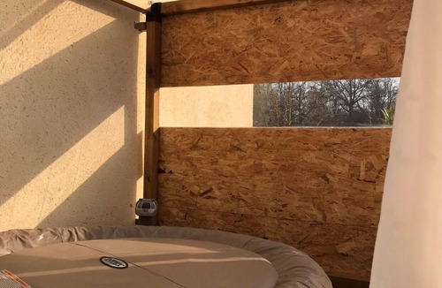 Lormaye House | Pilgrim - modern cottage and cozy -jacuzzi