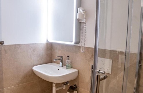Cham Apartment | Pit Stop Apartments