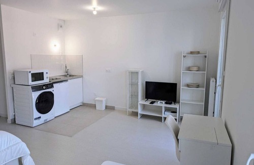 Sartrouville Apartment | Plume Studio Sartrouville, 20 minutes from Paris