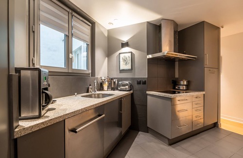 Les Halles Apartment | Pompidou Hideaway, by Veeve