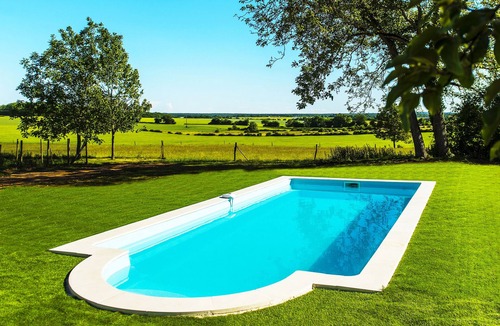 Etais-la-Sauvin House | Pretty house 15 pers heated swimming pool covered private calm