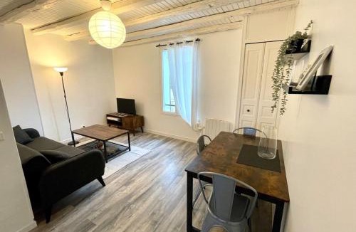 Montereau-Fault-Yonne Apartment | Proche Fontainebleau - Chez Christophe