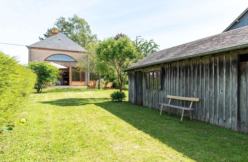 Morogues House | Quaint Holiday home in Morogues with Garden
