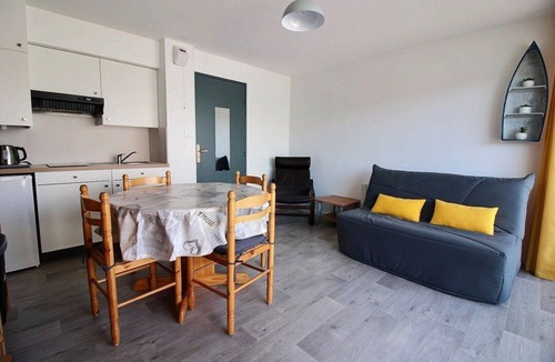 Hardelot-Plage Apartment | QUEENVICT F2 : Near the sea and shops, studio 2 persons with balcony 2nd floor