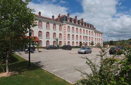 Epernay Apartment | Quiet, Cozy Studio | Free Wi-Fi + On-Site Parking