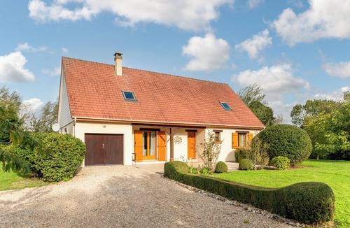 Le Mesnil-Lieubray Villa | Quiet, modern family cocoon 1h30 from Paris. Sleeps 12, ideal for families