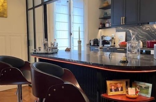 Quartier Saint-Ambroise Apartment | République : 110 m² + Parking