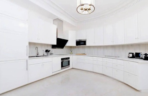 Chaussee-d'Antin Apartment | RARE ! LUXURIOUS PARISIAN HAVEN NEAR OPERA GARNIER & GALERIES LAFAYETTE-250 SQM