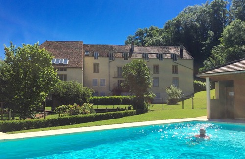 Semur-en-Auxois Apartment | Recently Renovated Riverside Sanctuary set in 5 Acres With 14 Meter Heated Pool