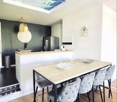 Reims City Centre Apartment | Reims CATHEDRALE JACUZZI LUXURIOUS PROPERTY