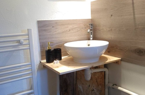 Goderville Apartment | Relax near Etretat at the Norman bath.