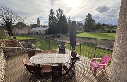 Cindre Cottage | Renovated 19th-century house with terrace and EV charger