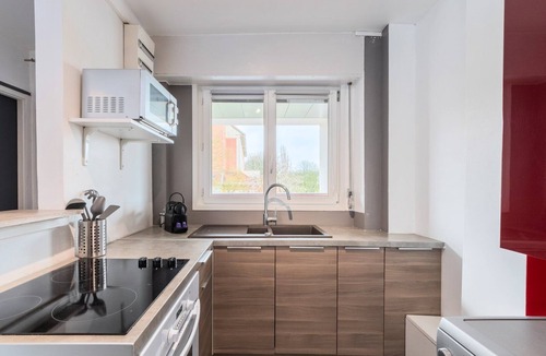 Saint-Maurice Pellevoisin Apartment | Renovated 2-bedroom duplex near metro.