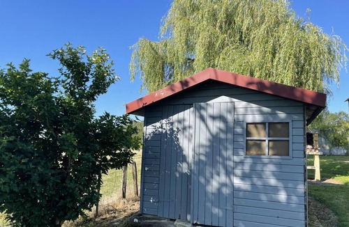 Isle-et-Bardais Cottage | Renovated Farmhouse with Private Pond, Garden, and Garage - Ideal for Fishing and Nature Lovers