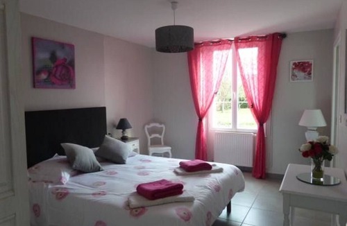Vallon-sur-Gee Cottage | Renovated farmhouse with terrace, internet, and garage near Vallon-sur-Gée