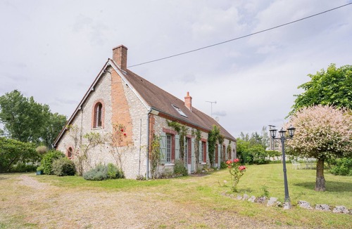 Noyers House | RENOVATED LONGERE DESIGN, WITH GARDEN, 1H30 FROM PARIS, CHARMING VILLAGE ON FOOT