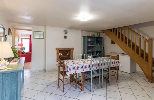 Brotte-les-Ray Cottage | Renovated old house with pool in Brotte-lès-Ray