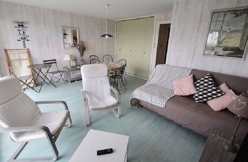 Moyenneville Apartment | Residence facing the port