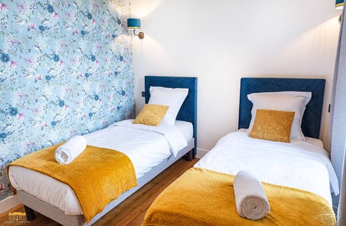 Hermival-les-Vaux Bed & Breakfast | Richard's suite at Château d'Hermival