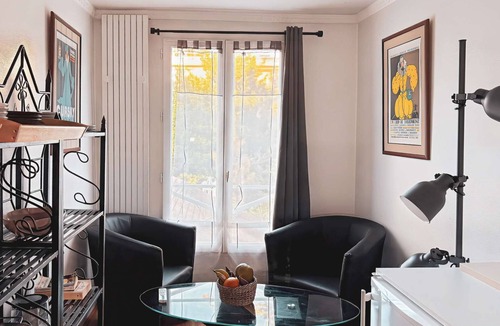 Sceaux Apartment | Sceaux - 01 - Charming Rental in an Old House