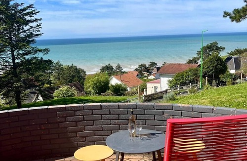 Berneval-le-Grand House | SEA VIEW 4-bedroom house sleeps 8