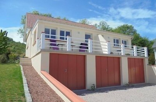 Criel-sur-Mer Apartment | Sea view apartment, terrace, balcony, garden