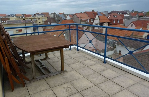Merlimont-Plage Apartment | Sea-View Apartment with 2 Balconies & Terrace