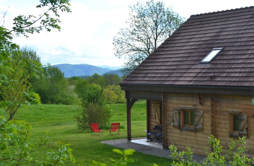 Onoz House | Secluded chalet in the sun with breathtaking views of a wooded valley