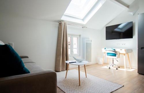La Ferte-sous-Jouarre Apartment | Self Checkin Automatique - Downtown - ANTARCTIQUE