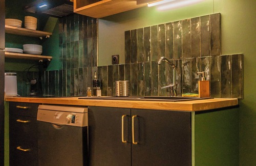 La Gorgue Apartment | Self-contained apartment on the ground floor.