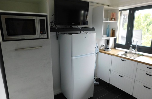 Le Trait Apartment | Short-term furnished studio rental (n° 4)
