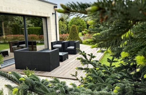 Les Attaques Apartment | Single storey apartment, bright, free parking