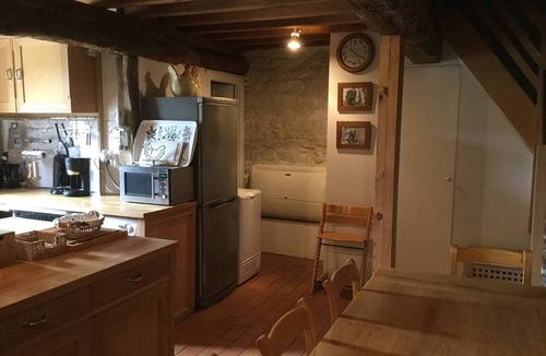 Saisy House | Sivry: Character house in secluded garden-Pool 4.5/9