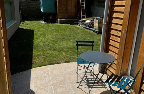 Bouffemont Ski Chalet | Small outbuilding in leafy setting close to Paris and Chantilly.