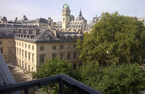 Sorbonne Apartment | Smart And Large Studio, Amazing Views, Modern, Sunny, Comfortable, Best-Located