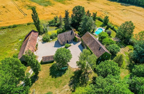 Lavau Villa | So Villa Chasseuserie (89) - Heated pool - Foot - 2h Paris - 45p.