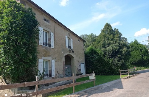 Fougerolles-Saint-Valbert Apartment | Spacious apartment in the heart of nature