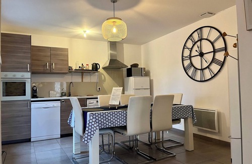 Maisse Apartment | Spacieux Appartement 2 Chambres en Plein Centre Ville de Maisse
