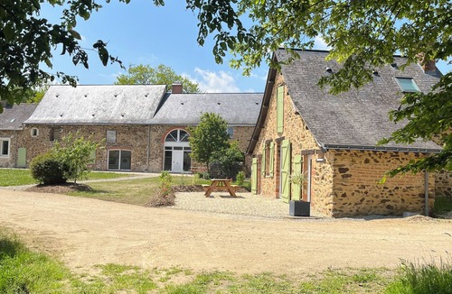 Saint-Sulpice House | Spacious 18-person gîte. Games room. Soccer, volleyball, badminton and petanque pitches