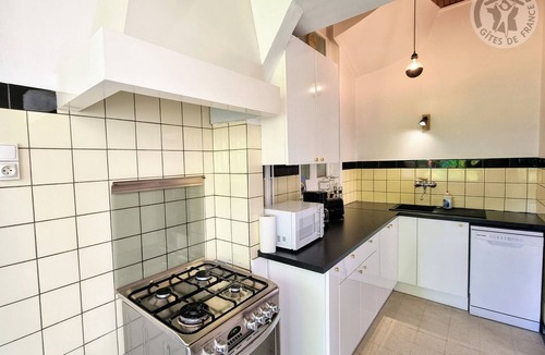 Cambrai Apartment | Spacious 3-Bedroom Cottage with Garden & Garage near Cambrai Center