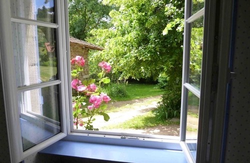 Saint-Alban-les-Eaux Cottage | Spacious 6-BR Cottage with Garden, Terrace, Fireplace, and Child-Friendly Amenities