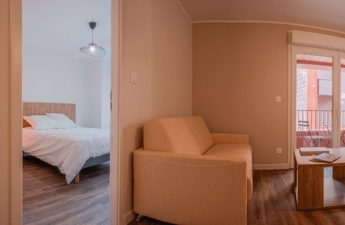 Besancon Condo | Spacious and peaceful, the T2 "VAUBAN" is ideal for 1 to 2 people.